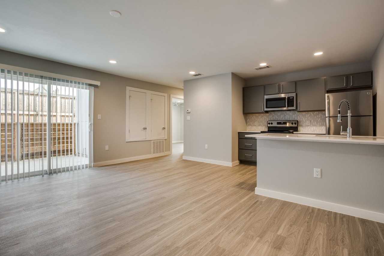 3328 Cedarplaza Ln - Photo 2 of 15