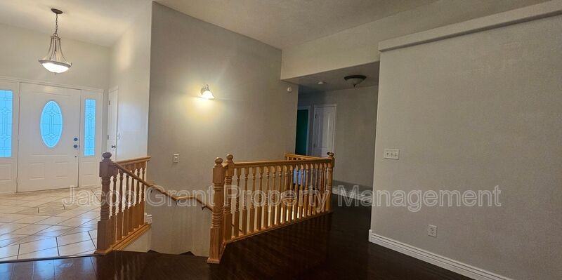 3030 Devonwood Dr - Photo 2 of 25