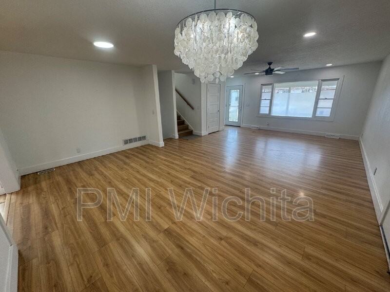 1014 S Rosalie St - Photo 3 of 15