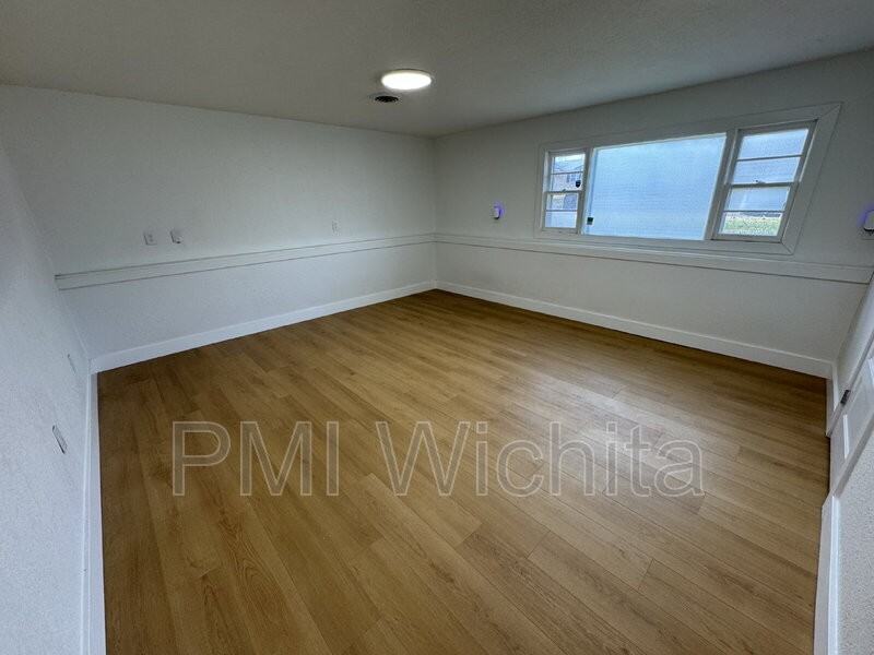 1014 S Rosalie St - Photo 5 of 15