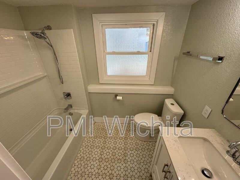 1014 S Rosalie St - Photo 7 of 15