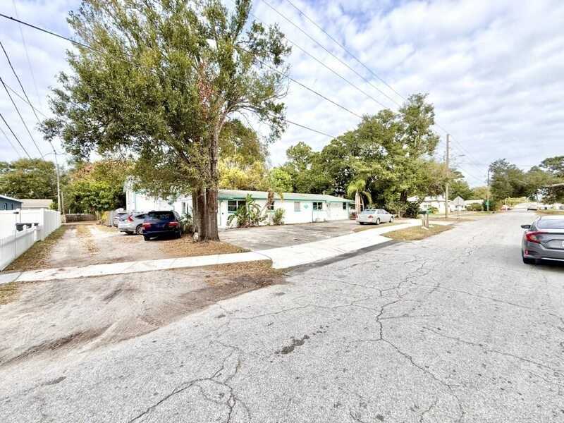 2611 41st Ave N - Photo 4 of 44