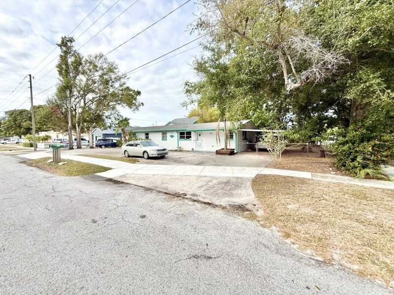 2611 41st Ave N - Photo 5 of 44