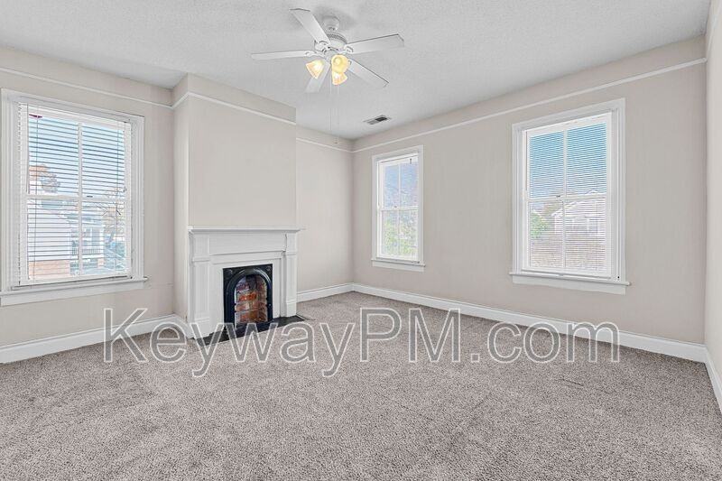 320 Telfair St #C - Photo 4 of 8