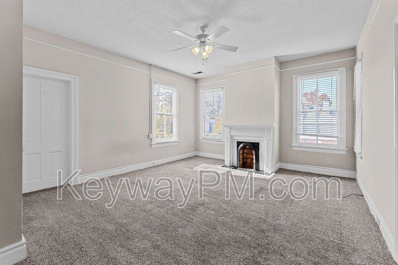 320 Telfair St #C - Photo 5 of 8