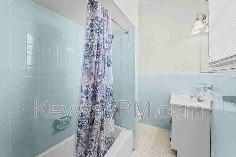 320 Telfair St #C - Photo 7 of 8