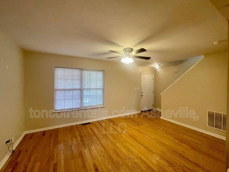 16 16 - Photo 2 of 16