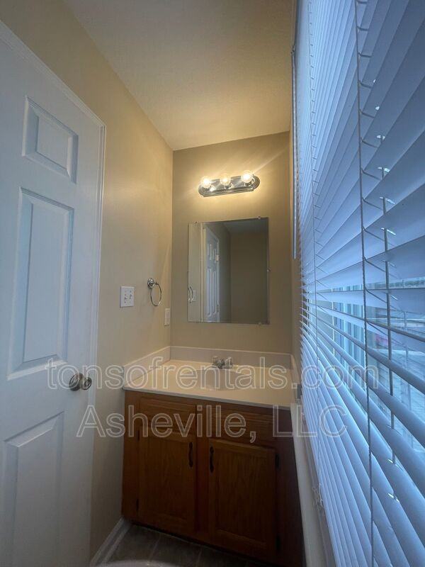 16 16 - Photo 4 of 16