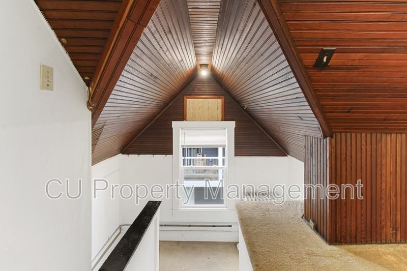 407 W Green St #3 - Photo 3 of 12