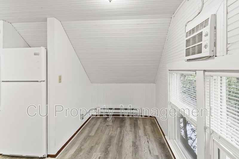 407 W Green St #3 - Photo 7 of 12