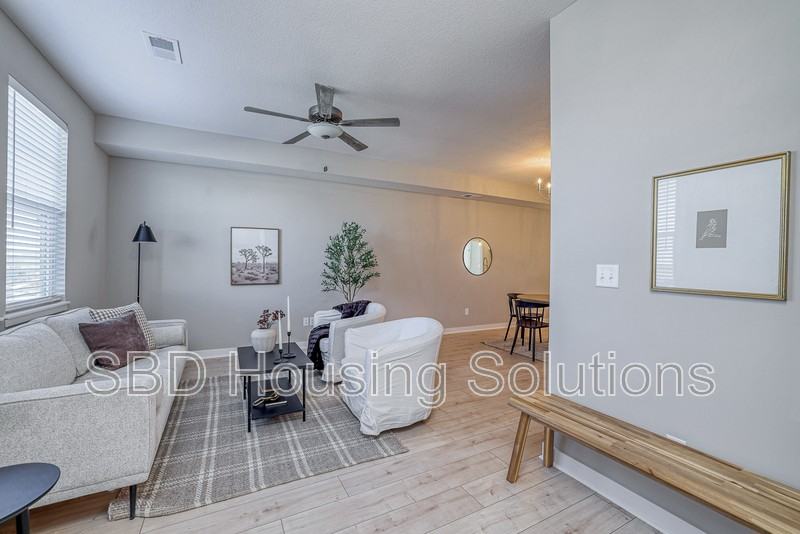 12424 South Parkwood Lane - Photo 3 of 8