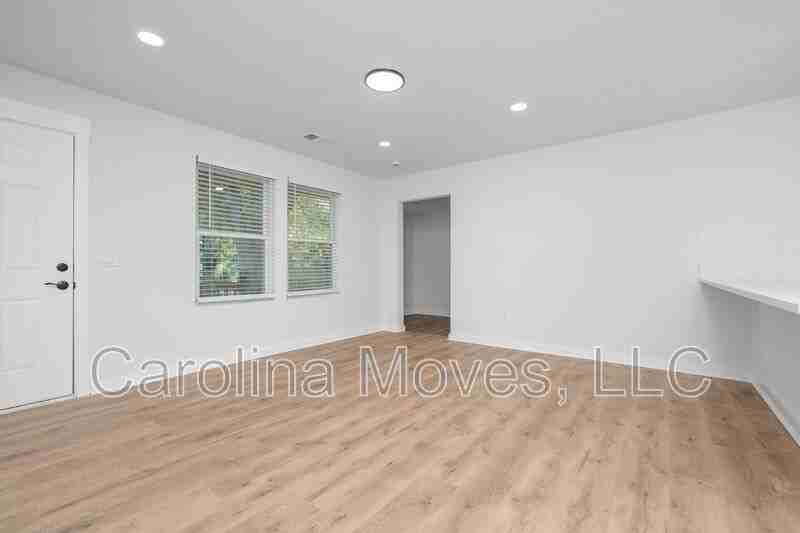 10 Valley View Ln - Photo 3 of 24