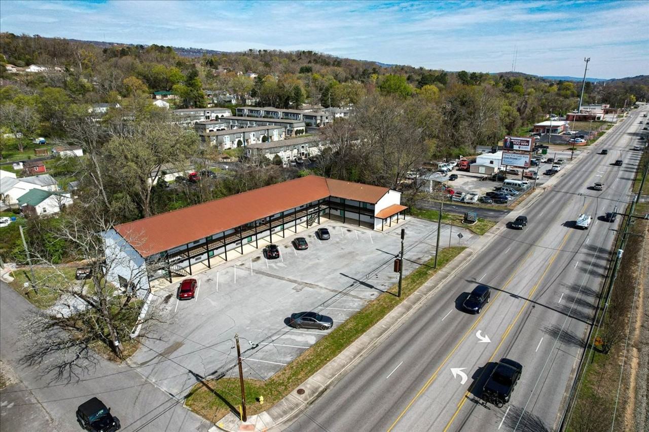 Sunset Rock Apartments - Photo 3 of 11