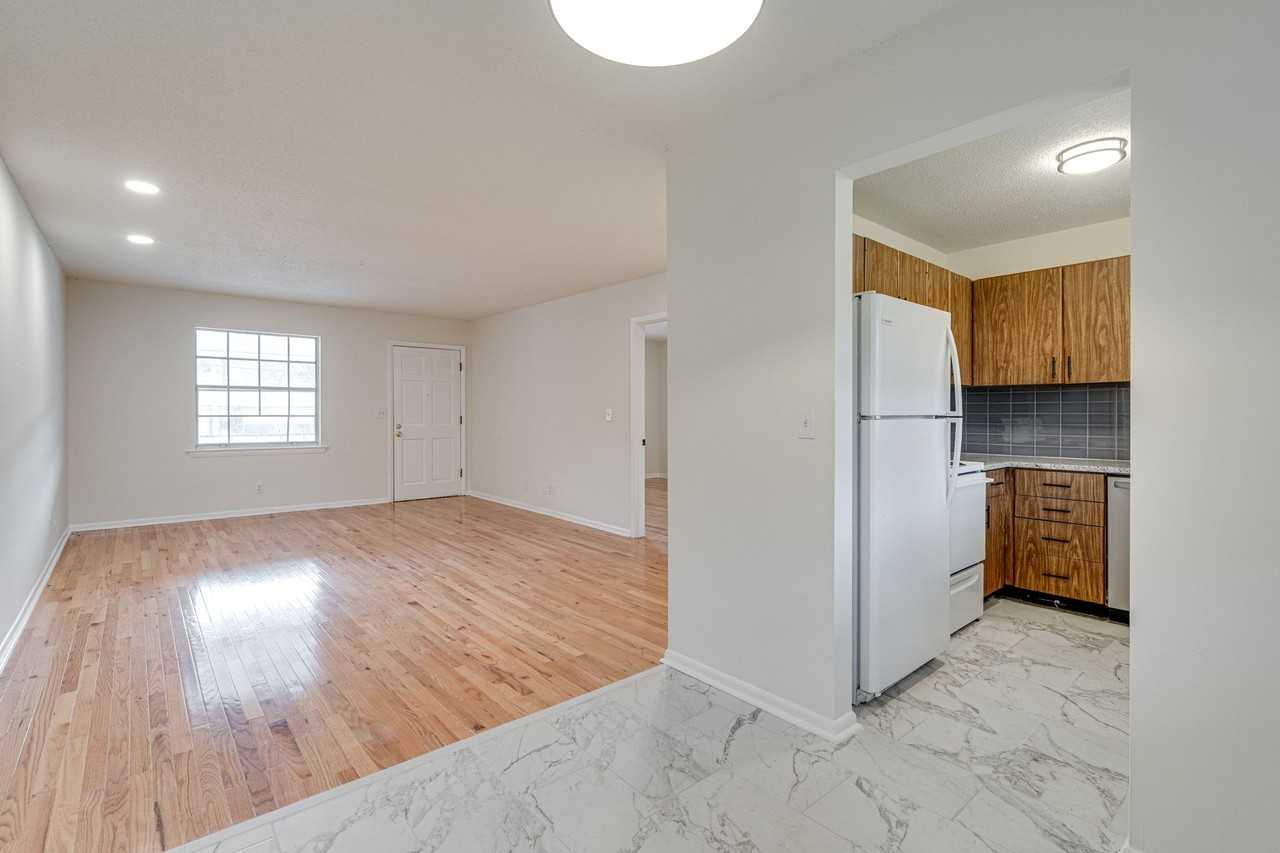 Sunset Rock Apartments - Photo 4 of 50