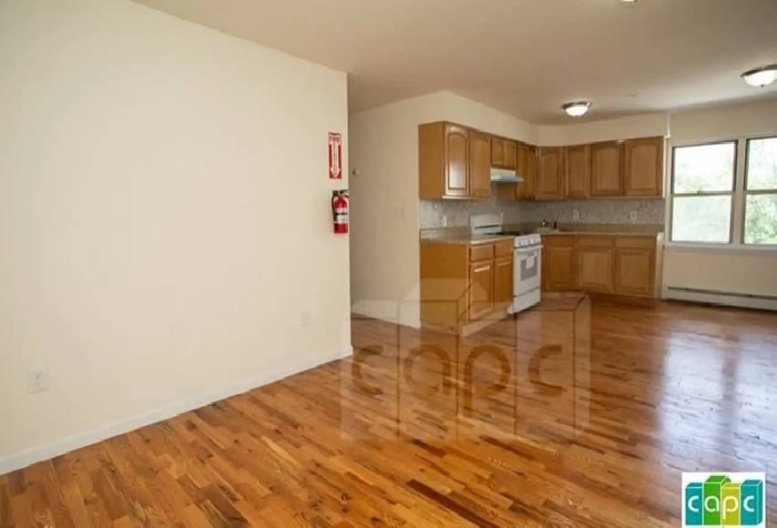 101 Broadway - Photo 4 of 13