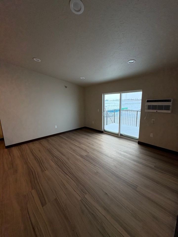 Sioux Center (CenterView Apartments) - Photo 7 of 18