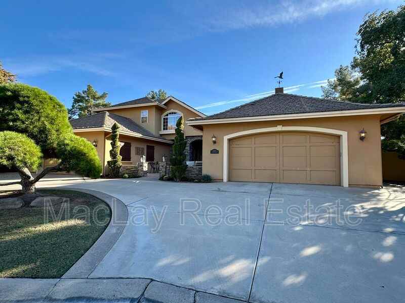 5711 W Linda Ln - Photo 3 of 46