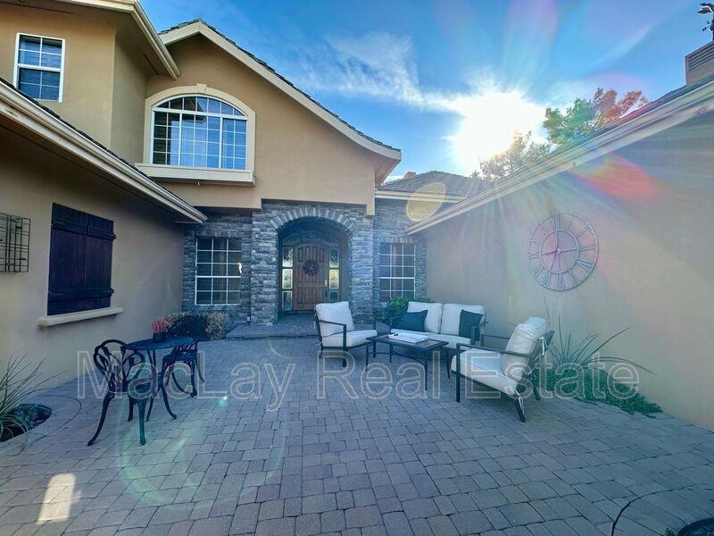 5711 W Linda Ln - Photo 5 of 46