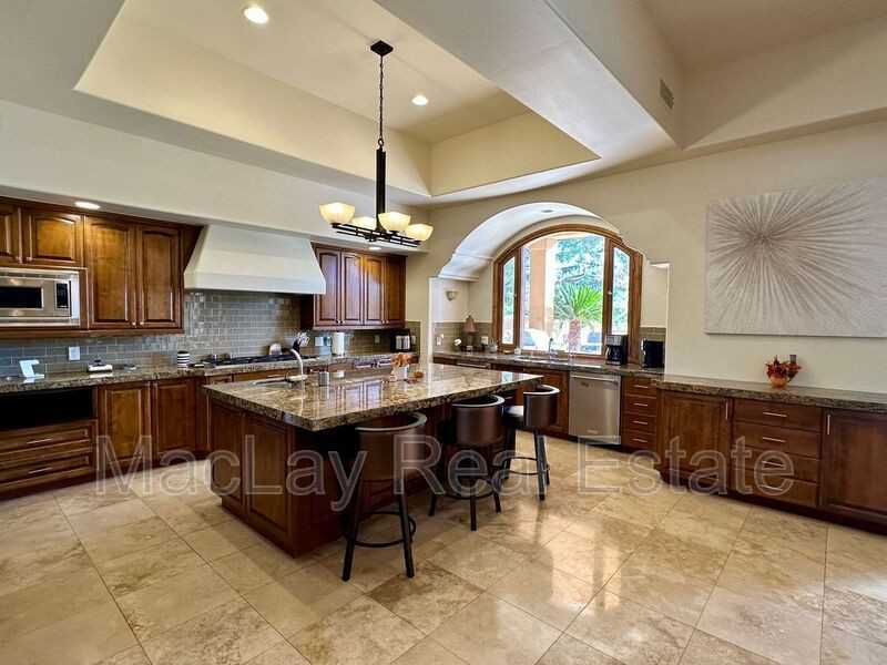 5711 W Linda Ln - Photo 6 of 46