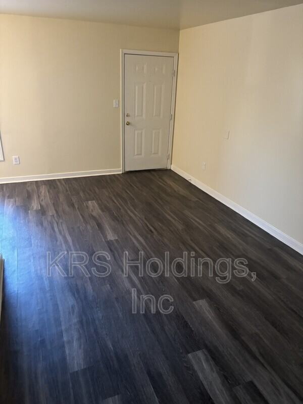 1245 Nelson Street #D - Photo 5 of 13