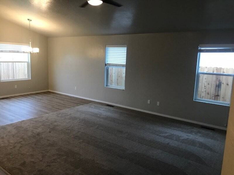 2694 W Snyder St - Photo 4 of 19