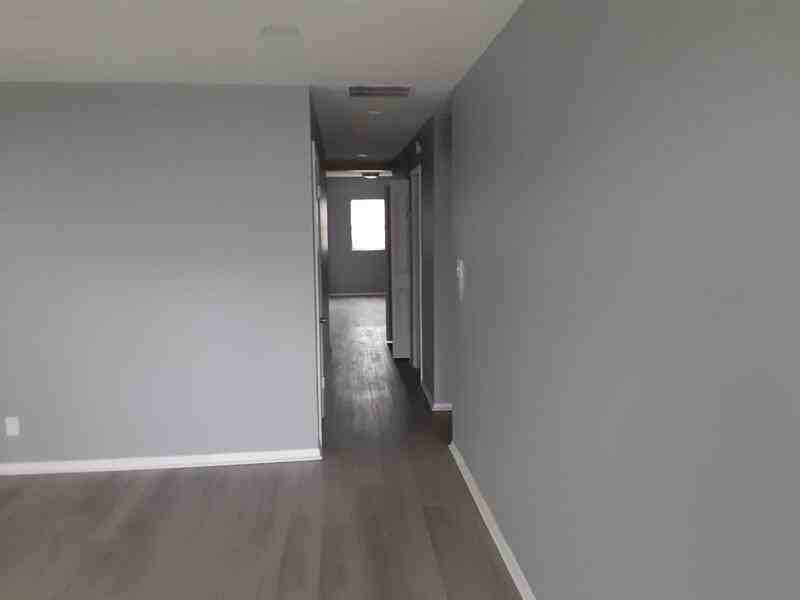 2947 N Lasalle St - Photo 4 of 10