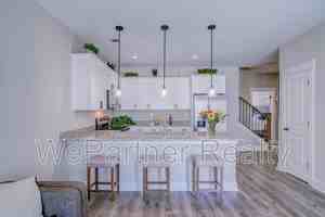 featured image of 9 North Rim Drive