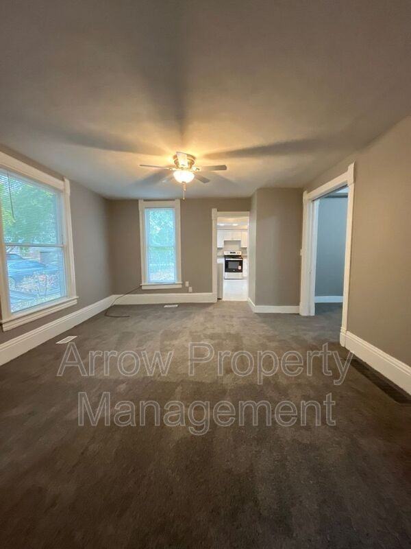 445 N 25th St #1 - Photo 3 of 13