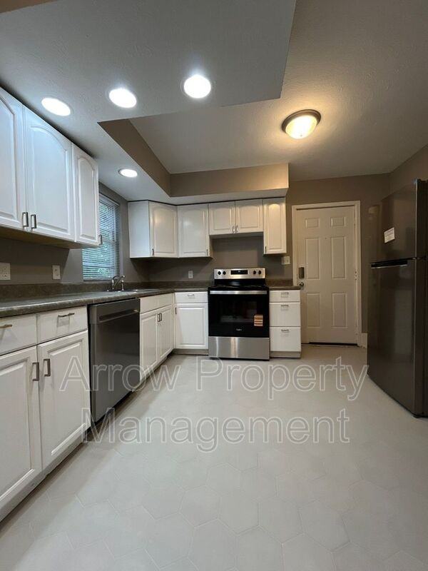 445 N 25th St #1 - Photo 6 of 13