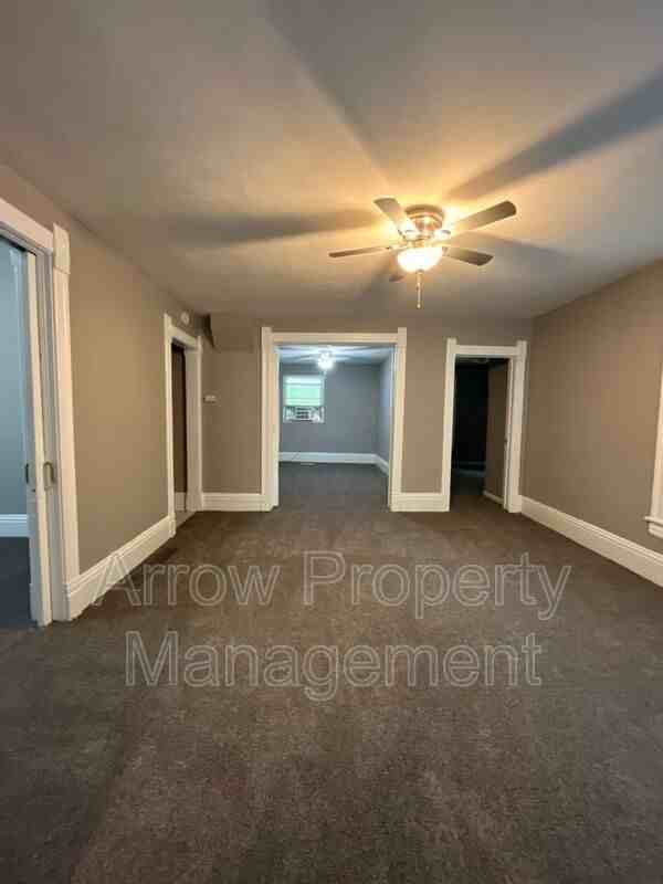 445 N 25th St #1 - Photo 7 of 13