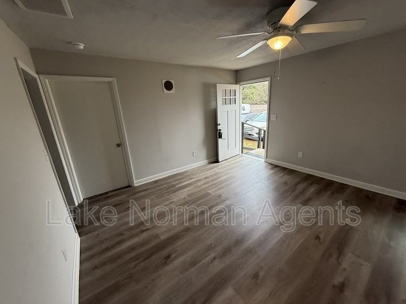 705 N Main St - Photo 6 of 10