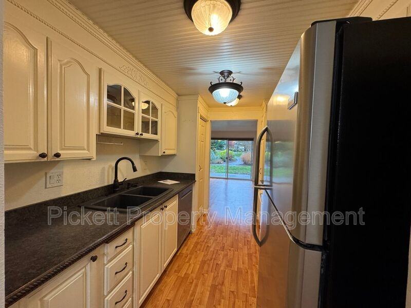 3935 Nw Fairway Ln #2E - Photo 7 of 16