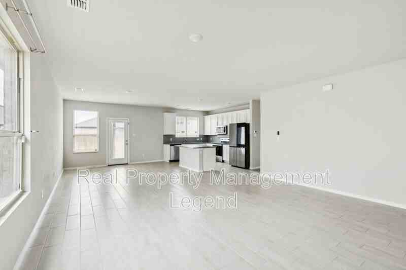 968 Ravenwood Ln - Photo 7 of 27