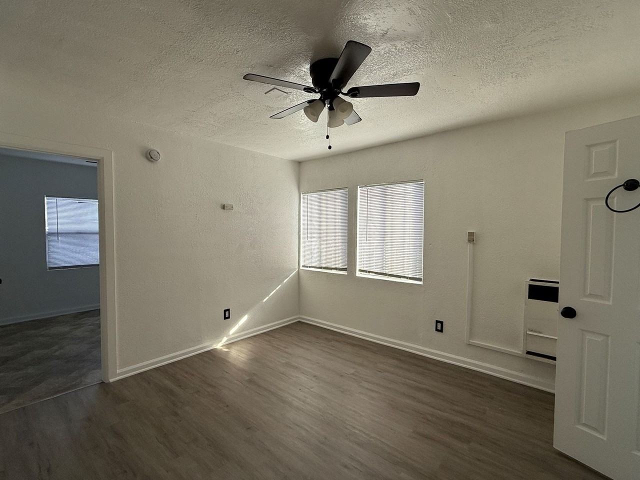 1122 - Photo 3 of 20