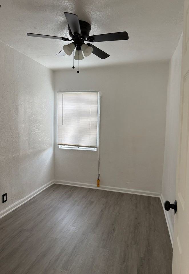 1122 - Photo 4 of 20