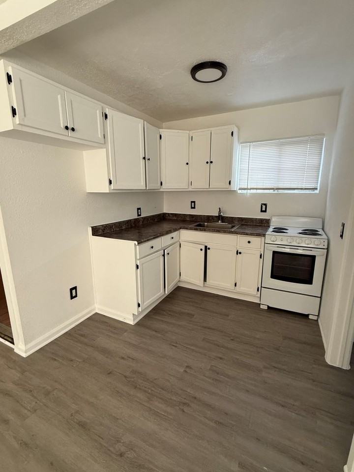 1122 - Photo 6 of 20