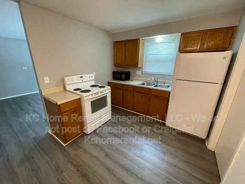 2214 Ne 77th St - Photo 6 of 15