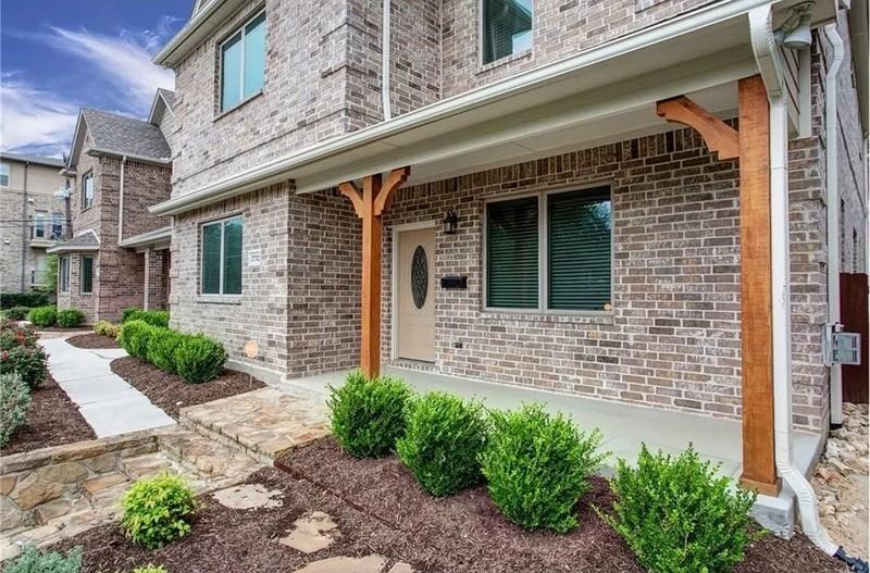 2732 Sandage Ave - Photo 2 of 16