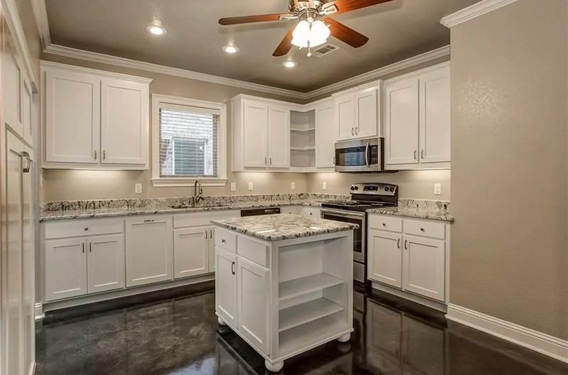 2732 Sandage Ave - Photo 5 of 16