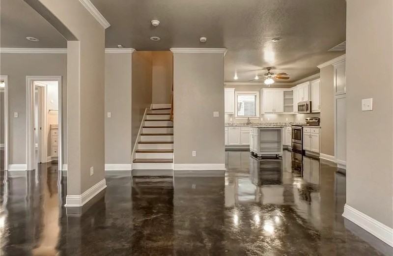 2732 Sandage Ave - Photo 6 of 16