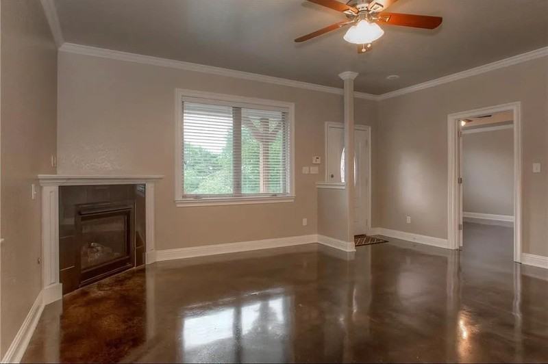 2732 Sandage Ave - Photo 7 of 16