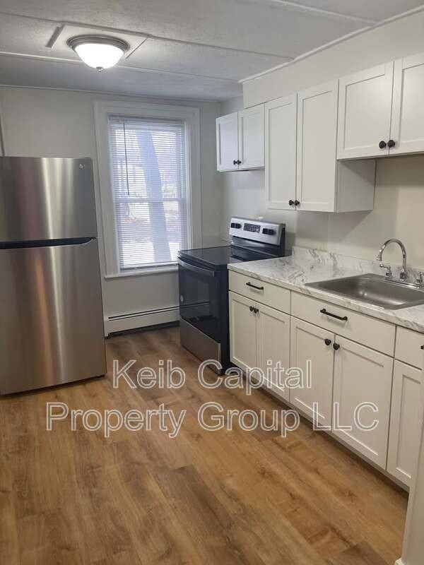 7 Oak St #1 - Photo 2 of 5