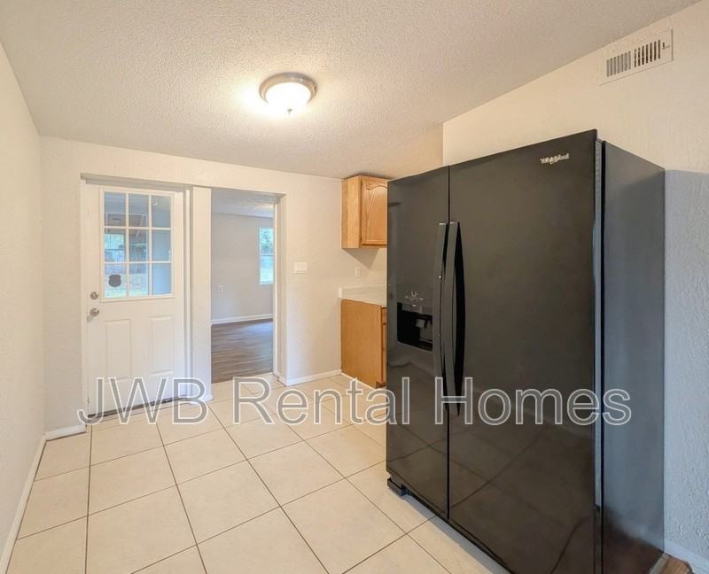 5814 Legrande St W - Photo 5 of 18