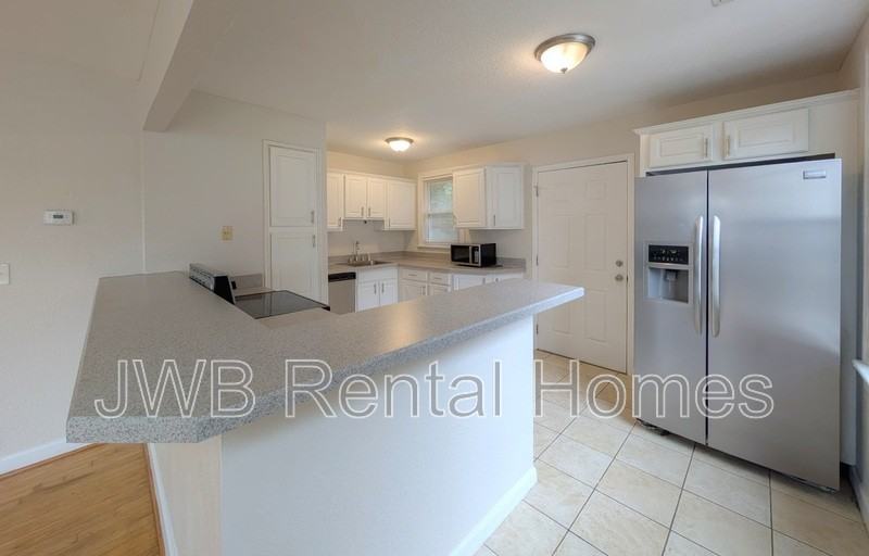 1377 Ingleside Ave #B - Photo 2 of 15