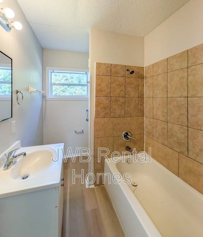 3515 Stillman St - Photo 7 of 11