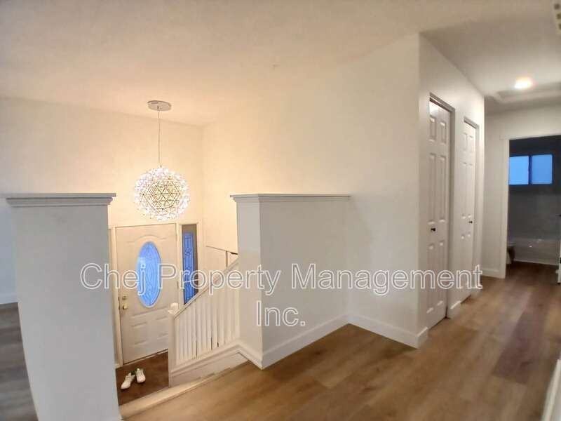 15424 99 Avenue NW - Photo 2 of 20