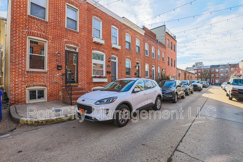 813 S Belnord Ave - Photo 7 of 46