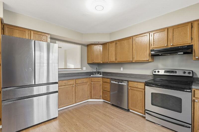 335 Fullerton Place - Photo 3 of 30