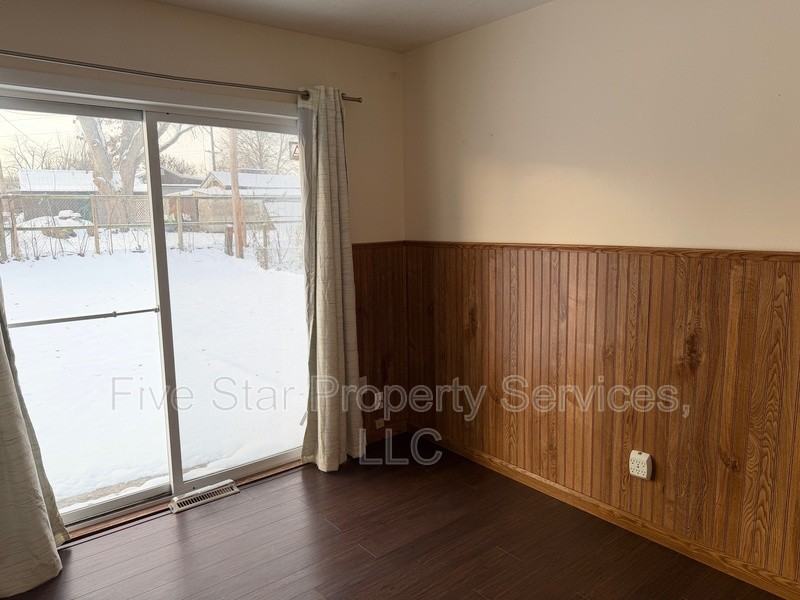 2672 Bunn Dr - Photo 2 of 8