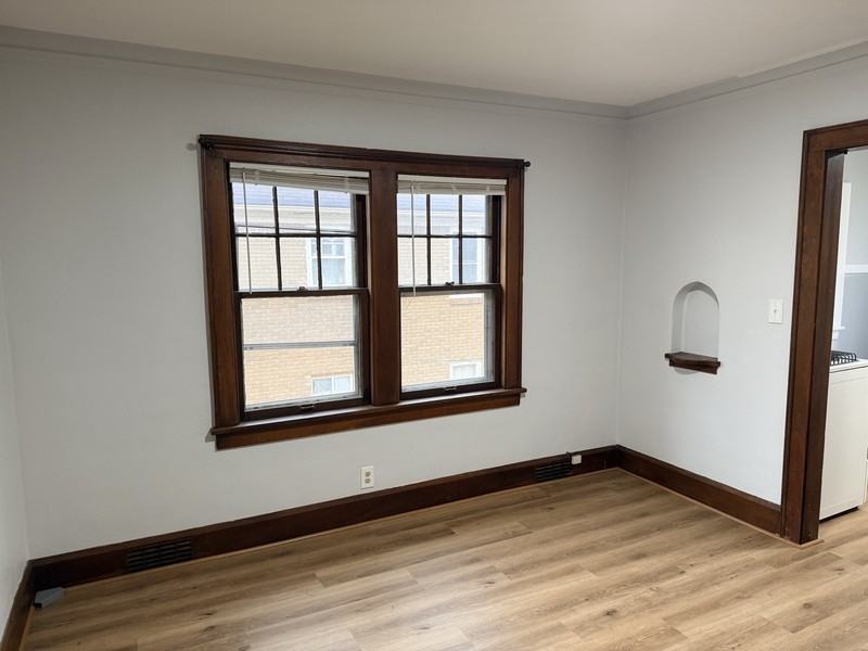 907 15th St - Photo 5 of 18